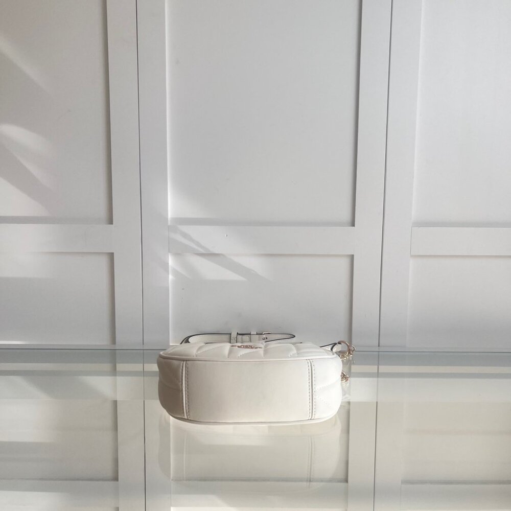COACH Women's New Crescent-Shaped Bag with Round Ring Chain Shoulder/Crossbody S - Picture 5 of 9